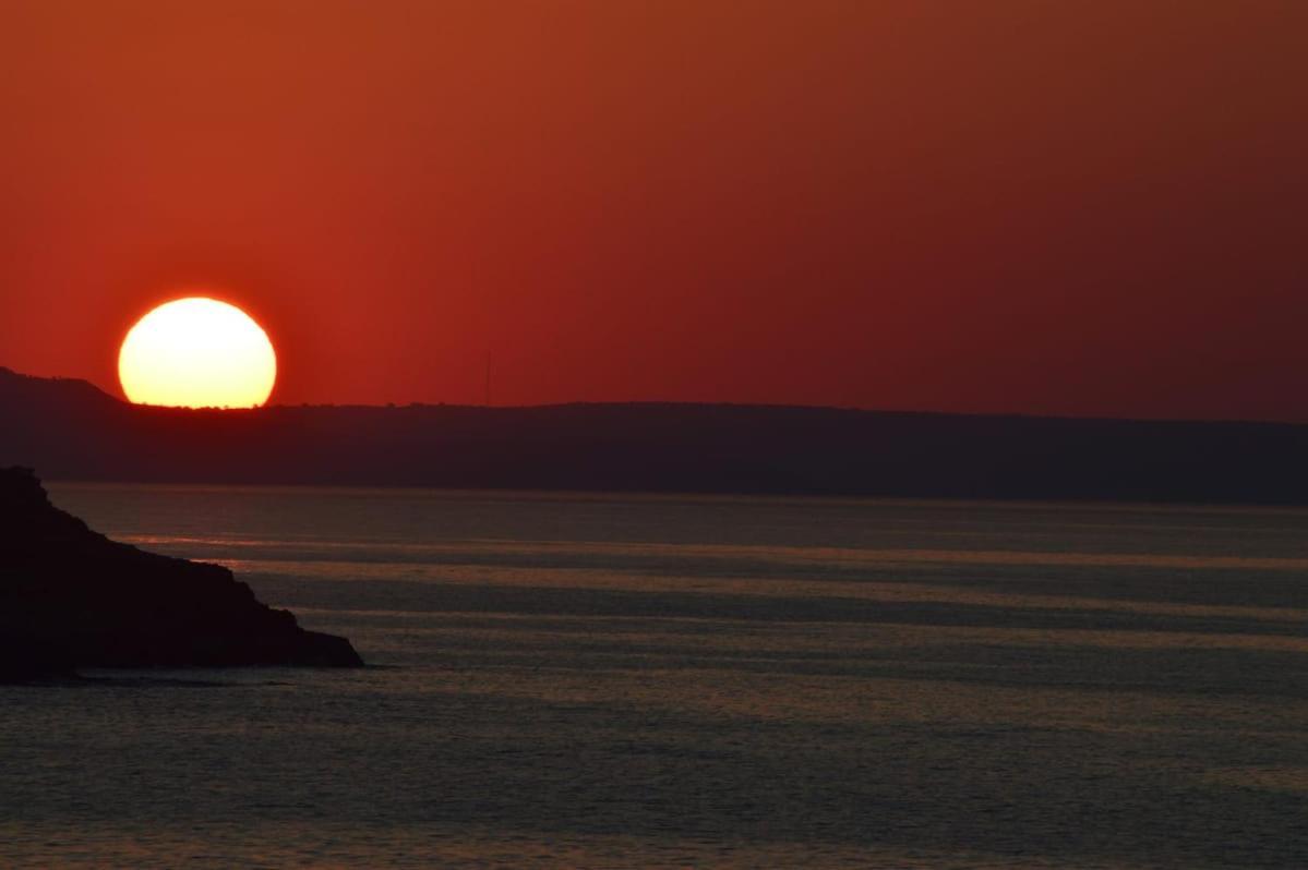 Koumpe Blue Sea View Apartment Rethymno  ภายนอก รูปภาพ