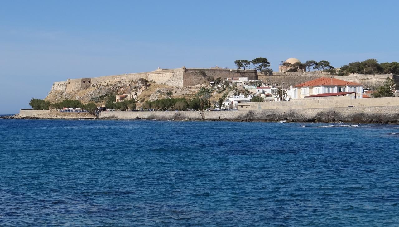 Koumpe Blue Sea View Apartment Rethymno  ภายนอก รูปภาพ