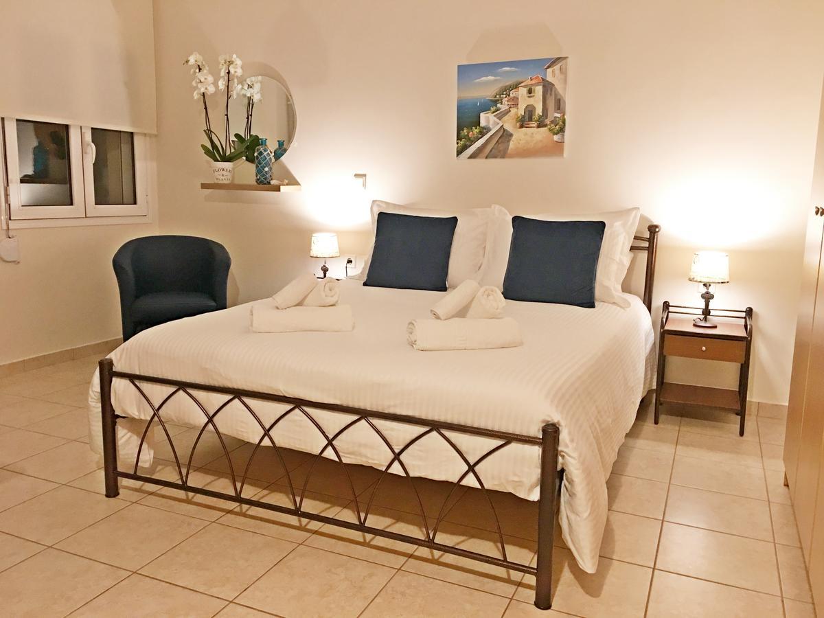 Koumpe Blue Sea View Apartment Rethymno  ภายนอก รูปภาพ